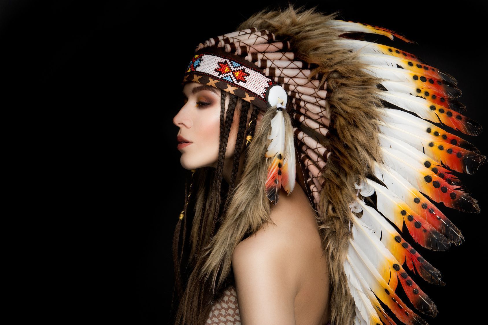 Mit einer Indianer-Perücke identifizieren Sie sich eindeutig als Squaw.
