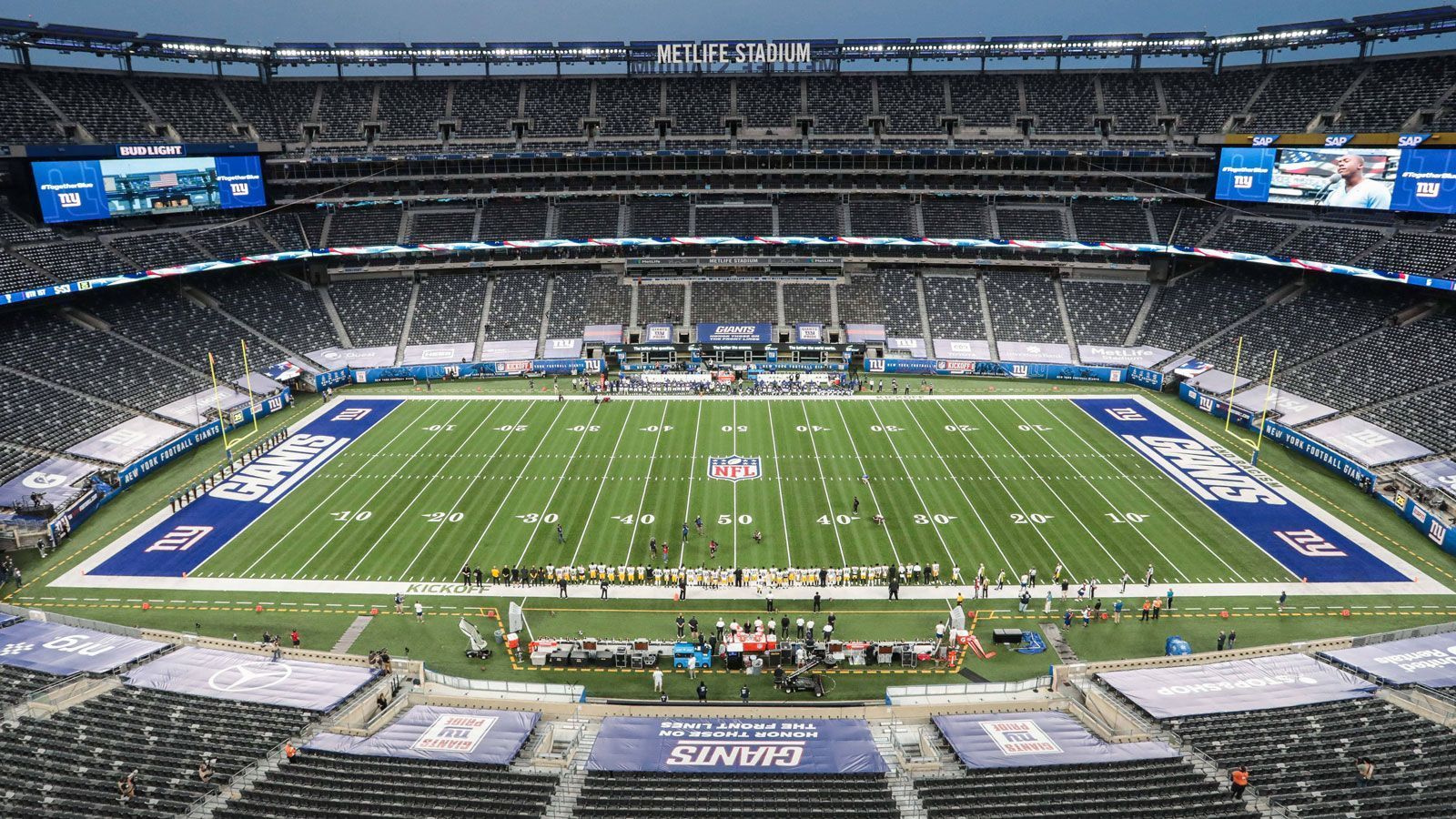 
                <strong>New York Giants: MetLife Stadium</strong><br>
                Bester Name laut ChatGPT: "Goliath Grounds"
              