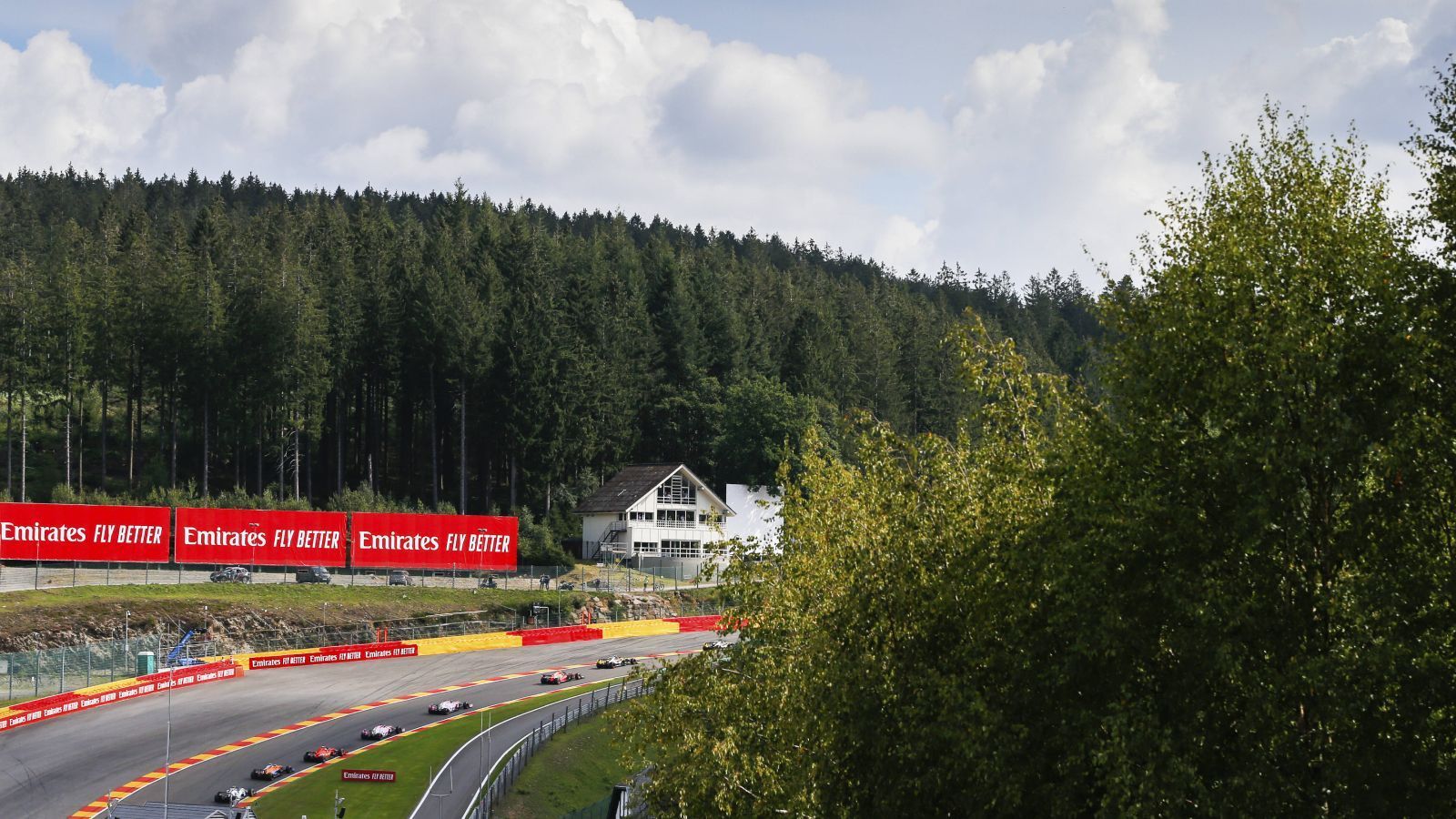 
                <strong>Circuit Spa-Francorchamps (Belgien)</strong><br>
                27. bis 29. August: 12. Grand-Prix-Wochenende in Spa-Francorchamps (Belgien)
              