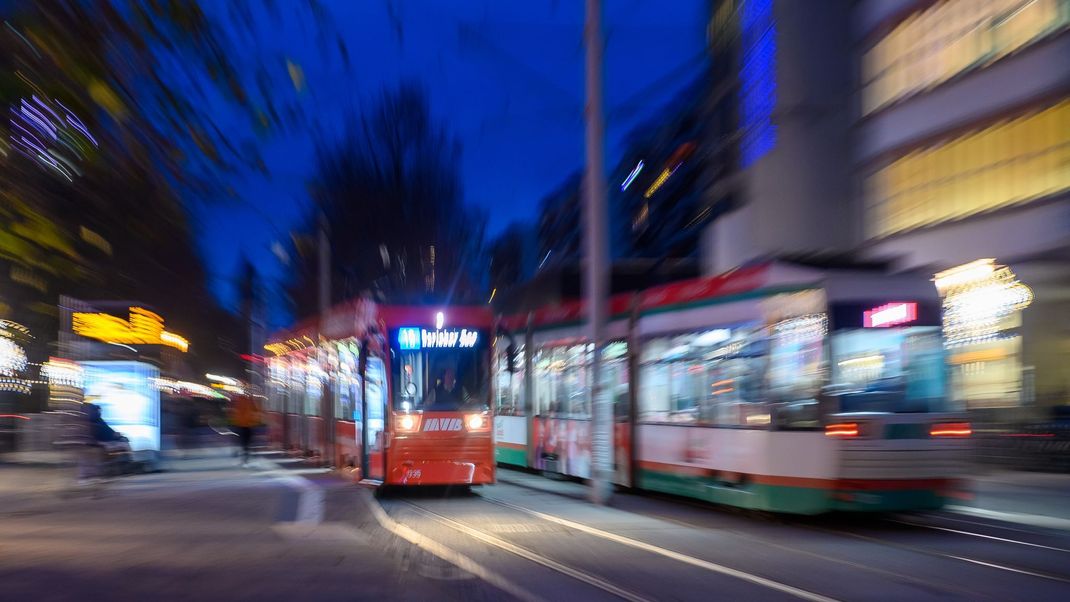 Straßenbahnen im Stadtverkehr – mit dem Deutschlandticket bundesweit nutzbar. Doch wie lange noch?