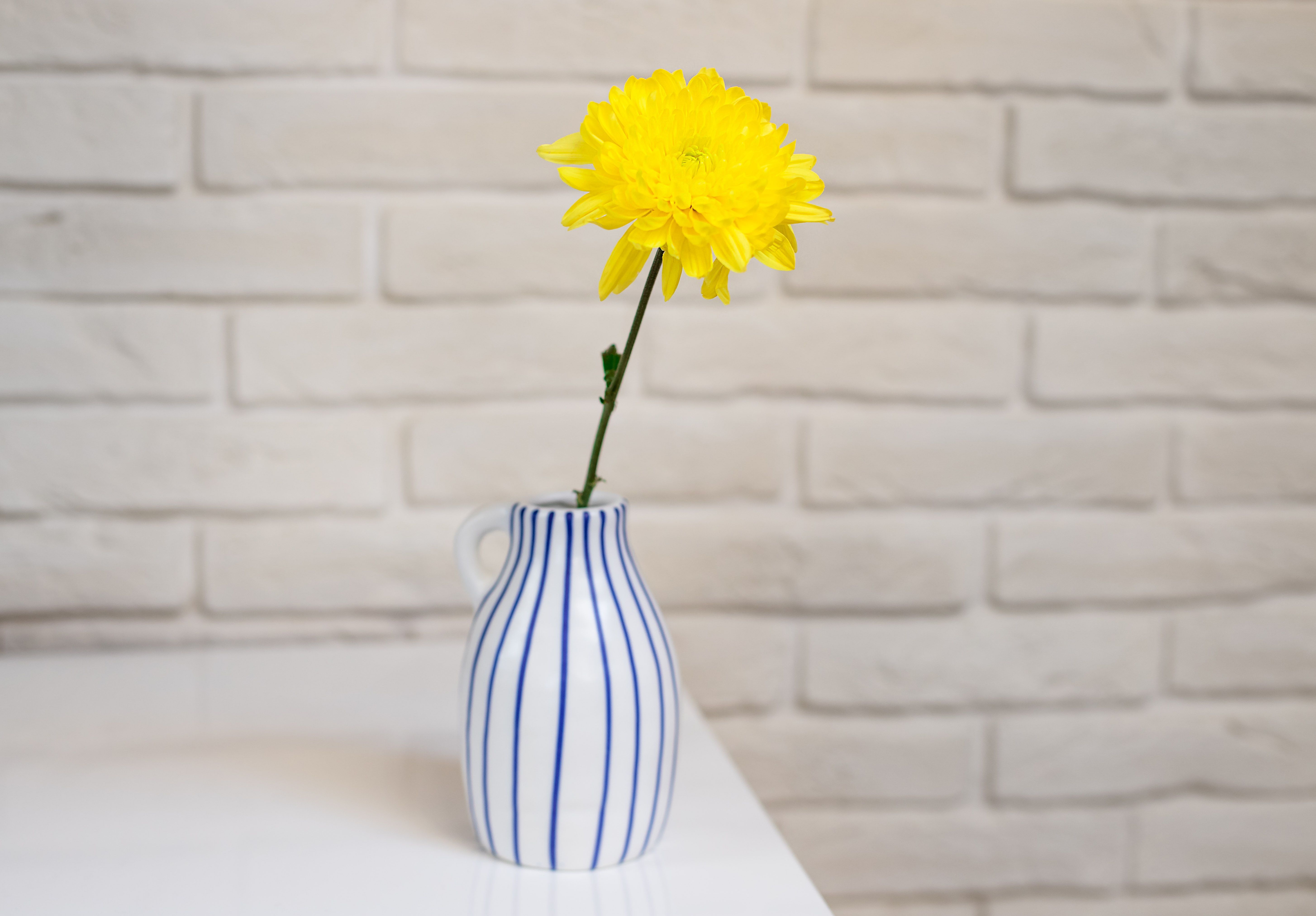 DIY-Blumenvasen aus alten Vasen