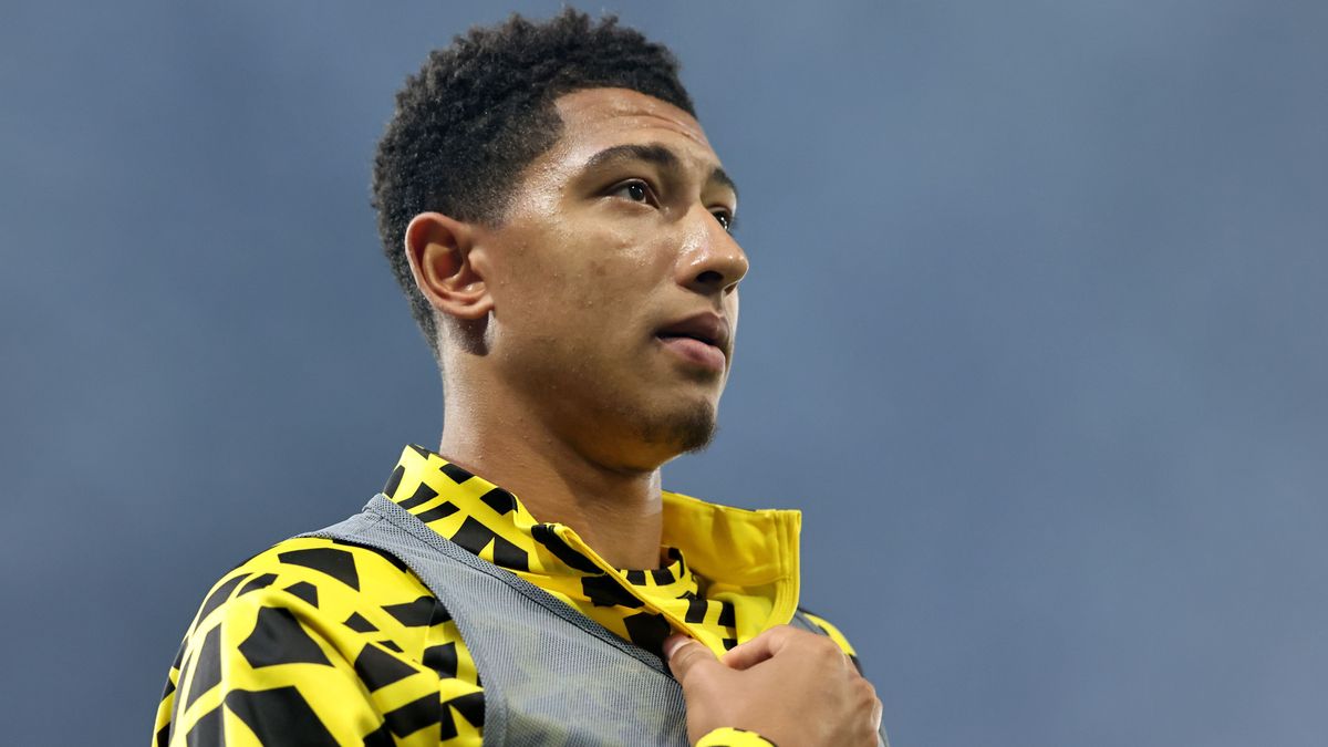 Rot-Weiss Essen v Borussia Dortmund - DFB Cup: Round One