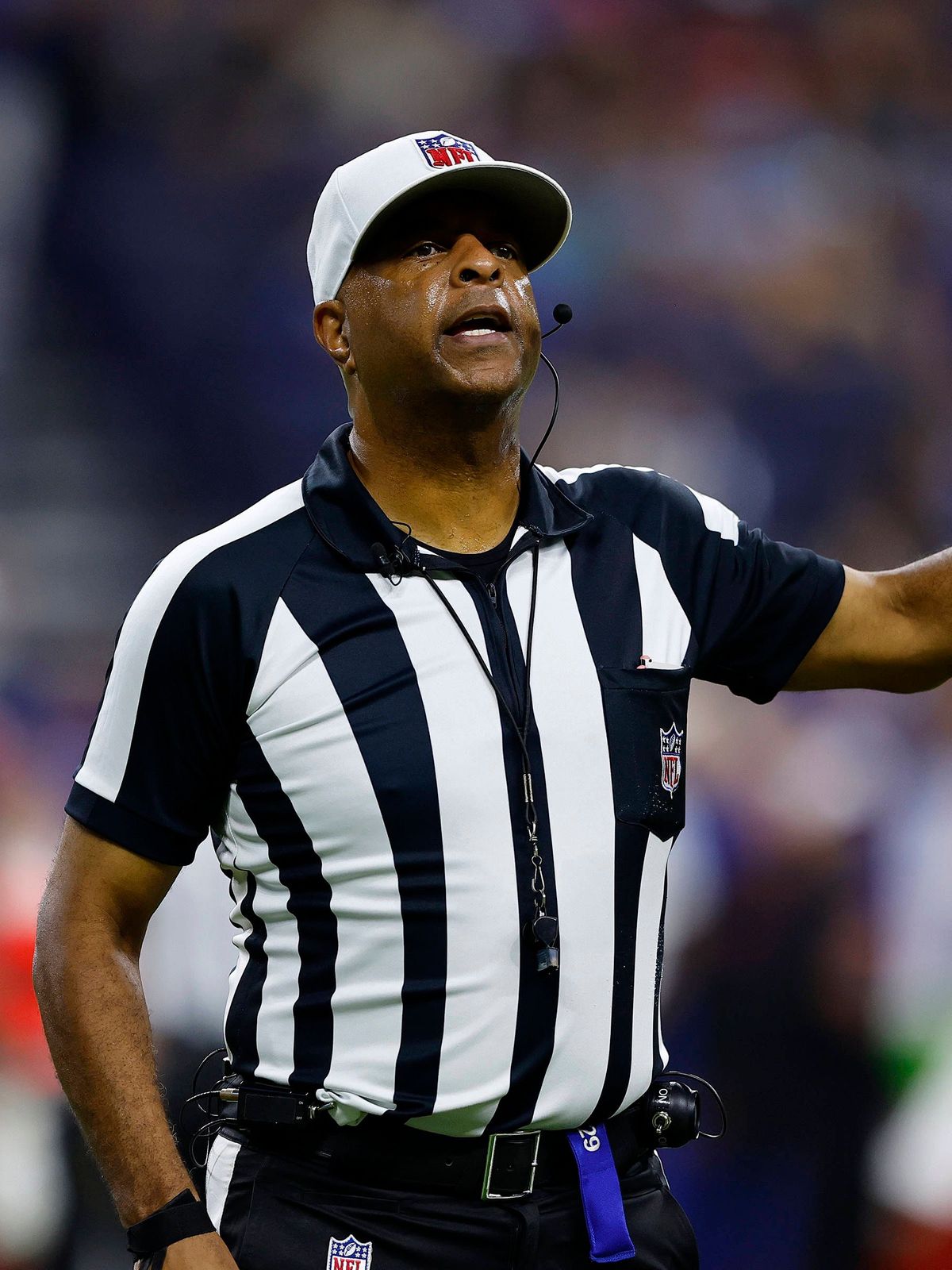 INDIANAPOLIS, IN - AUGUST 17: Referee Adrian Hill (29) during the NFL, American Football Herren, USA Preseason game between the Arizona Cardinals and the Indianapolis Colts on August 17, 2024 at Lu...