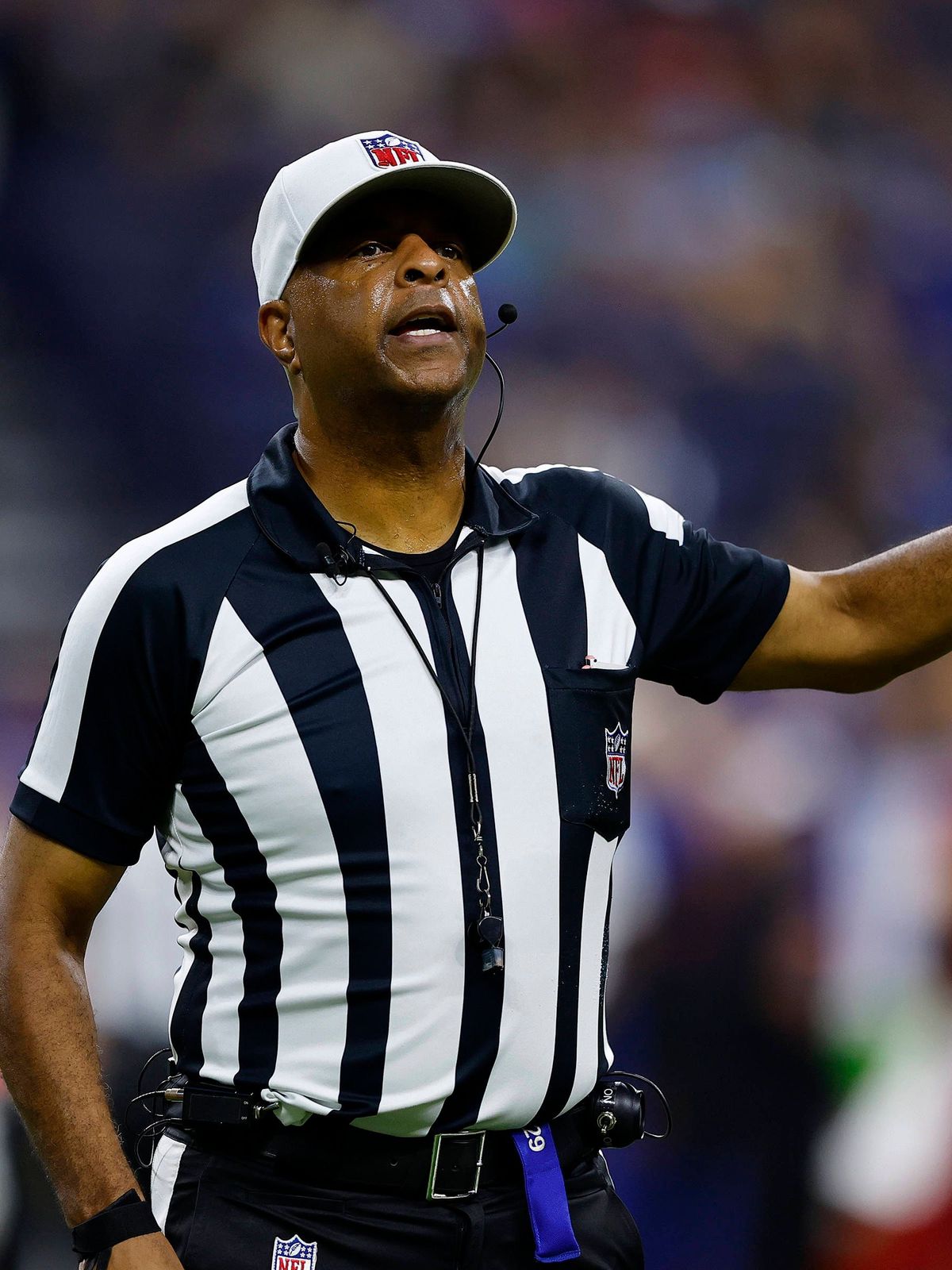 INDIANAPOLIS, IN - AUGUST 17: Referee Adrian Hill (29) during the NFL, American Football Herren, USA Preseason game between the Arizona Cardinals and the Indianapolis Colts on August 17, 2024 at Lu...