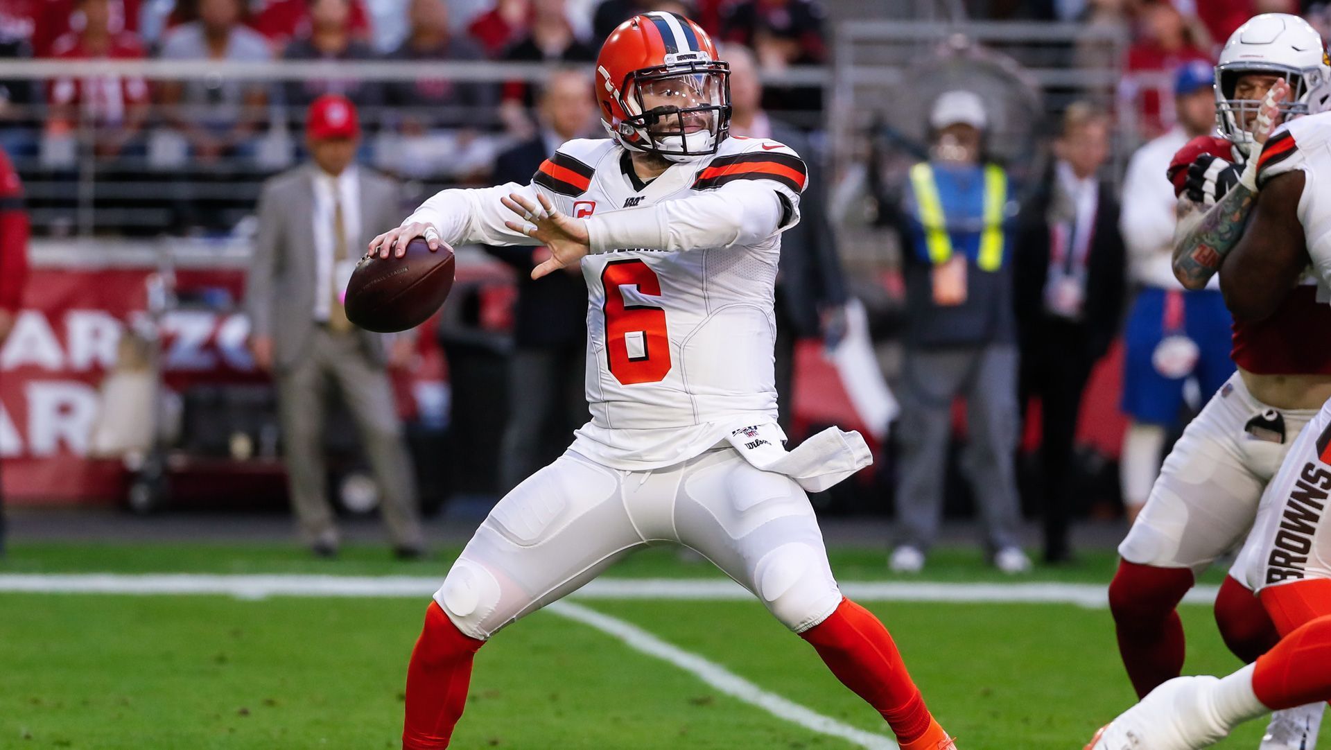 
                <strong>Platz 10: Baker Mayfield (Cleveland Browns)</strong><br>
                Completion Rate: 35,9 %Expected Completion Rate: 32,0 %Differenz: + 3,9 %
              