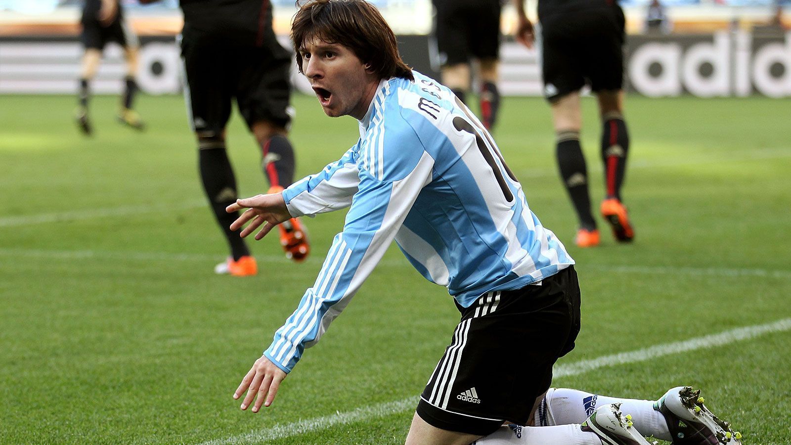 
                <strong>Messi bei der WM 2010</strong><br>
                Aus im Viertelfinale gegen Deutschland (0:4)keine Minute in fünf Spielen verpasstkein Tor
              