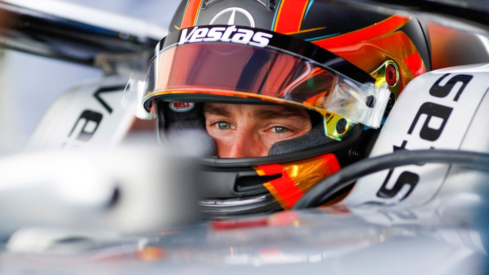 
                <strong>Saison 2018/19</strong><br>
                &#x2022; 13 Rennen - <br>&#x2022; Bestes Ergebnis im Fanboost-Voting: 35,55 Prozent (Stoffel Vandoorne, Rennen 1) -<br>&#x2022; Meiste Siege im Fanboost-Voting: Stoffel Vandoorne (12) -<br>&#x2022; Am öftesten den Fanboost erhalten: Stoffel Vandoorne und Antonio Felix da Costa (13) -<br>&#x2022; Fanboost-Champion: Stoffel Vandoorne -<br>&#x2022; Formel-E-Champion: Jean-Eric Vergne (nie mit Fan-Boost)<br>
              