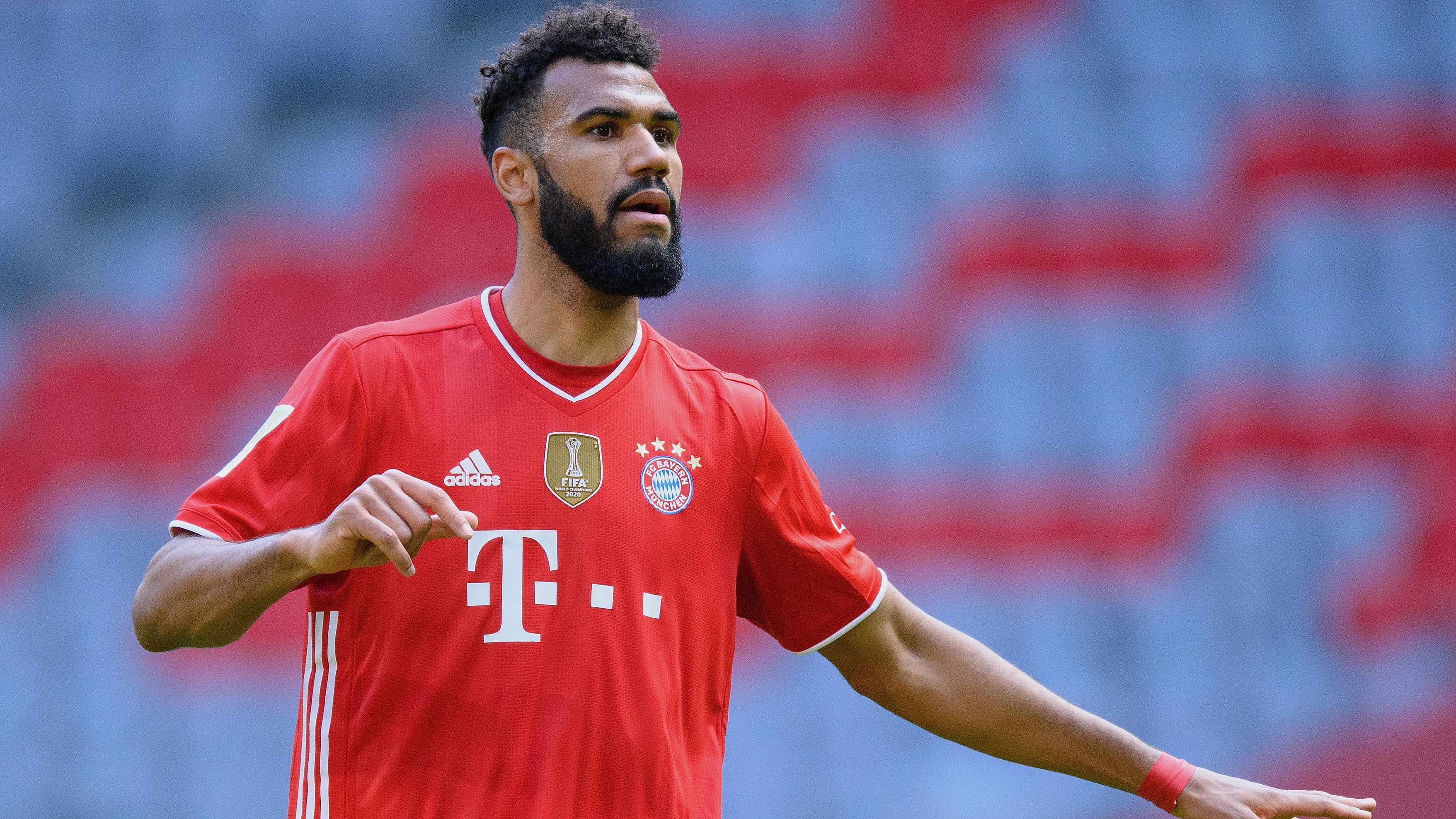 
                <strong>Eric Maxim Choupo-Moting (FC Bayern München - Ausfall: seit 9. November 2021)</strong><br>
                Und auch ein zweiter Bayern-Star hat mit hartnäckigen Folgen der Corona-Infektion zu kämpfen. Nach seiner Infektion am 24. November soll Eric Maxim Choupo-Moting mehr als eine Woche mit deutlichen Symptomen gekämpft haben. Zwar konnte sich der 32-Jährige bereits Mitte Dezember freitesten und die Quarantäne verlassen, aufgrund der Nachwirkungen der Infektion aber erst 2022 ins Training zurückkehren. Eine Option für die Bayern ist Choupo-Moting aber vorerst trotzdem nicht, er verweilt wegen des Afrika Cups bei der kamerunischen Nationalmannschaft.
              