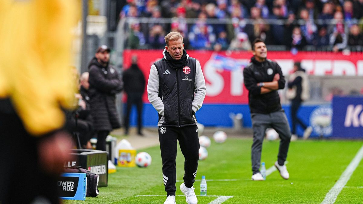 Markus Anfang während der Partie in Kiel