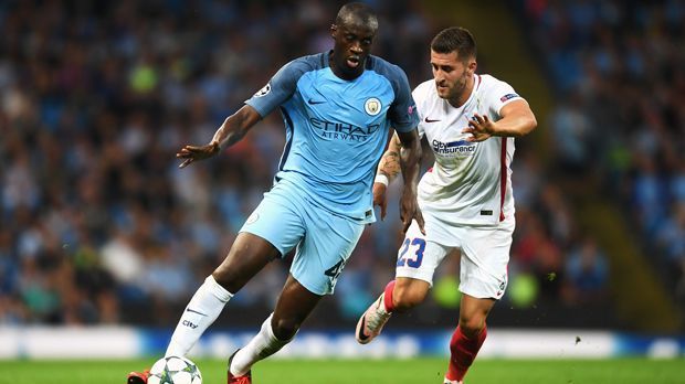 
                <strong>Yaya Toure (Manchester City)</strong><br>
                Yaya Toure (Manchester City): Eine Degradierung mit Ansage erlebt Yaya Toure. Das Duo Guardiola/Toure kam schon in Barcelona nicht miteinander klar und am Ende flüchtete der Ivorer zu City. Nun der nächste Tiefpunkt: Guardiola strich den 33-Jährigen aus dem Champions-League-Kader, was dessen Berater erzürnte. "Sollte Manchester City die Champions League gewinnen, werde ich nach England reisen und im TV sagen, dass Pep Guardiola der beste Trainer der Welt ist. Aber falls sie sie nicht gewinnen, erwarte ich, dass Pep die Eier hat zu sagen, dass es falsch war, einen großartigen Spieler wie Toure zu demütigen", sagte Dimitri Seluk dem "Mirror".
              