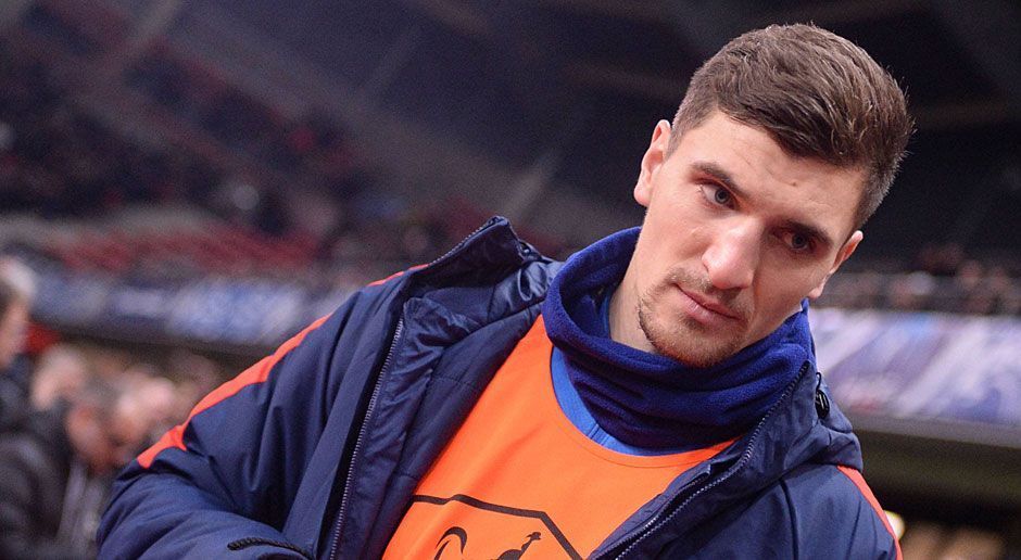 
                <strong>Thomas Meunier (Paris St. Germain)</strong><br>
                Der Verteidiger kommt Mitte der zweiten Hälfte für Cavani ins Spiel und übernimmt die Rolle des Rechtsverteidigers von Dani Alves. Vor dem 1:2 verliert er das Laufduell gegen Asensio. ran-Note: 3
              