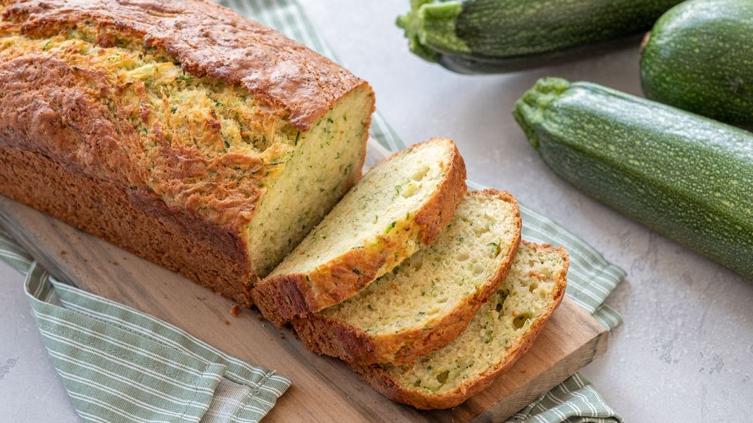 Frisches, saftiges Zucchinibrot: Gesund, lecker und mal was Anderes.