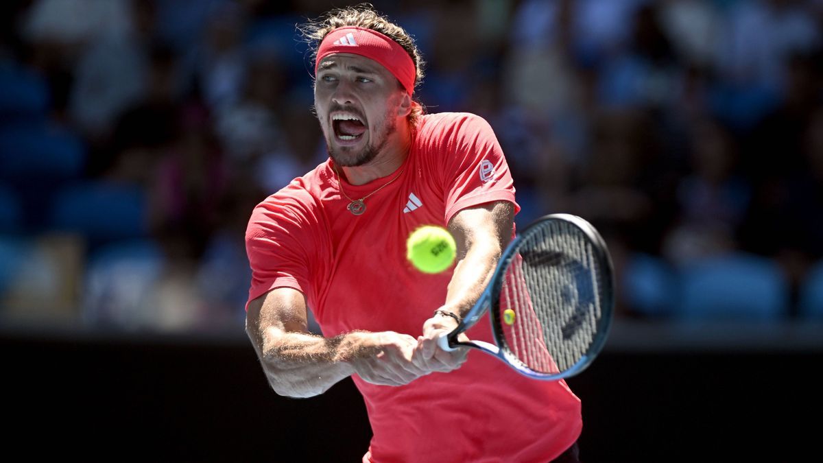 TENNIS AUSTRALIAN OPEN, Alexander Zverev of Germany returns during his round three match against Jacob Fearnley of Great Britian during the 2025 Australian Open at Melbourne Park in Melbourne, Frid...