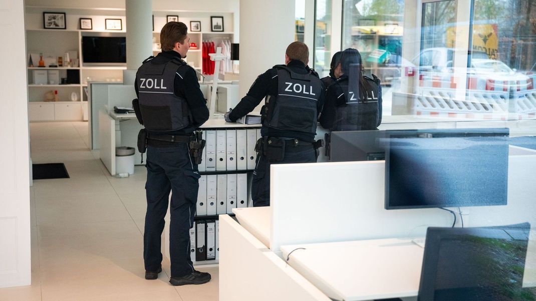 Der Hauptsitz des Maklerunternehmens Engel &amp; Völkers in Hamburg wurde wegen des Verdachts auf Scheinselbständigkeit durchsucht.
