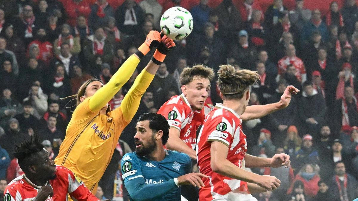 Intensives Duell: Mainz gegen Florenz