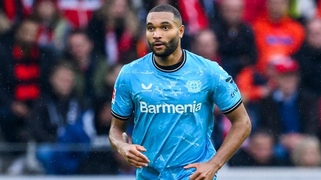 Der Transfer von Fußball-Nationalspieler Jonathan Tah zum FC Bayern München kommt einem Bericht zufolge nun doch nicht zustande.