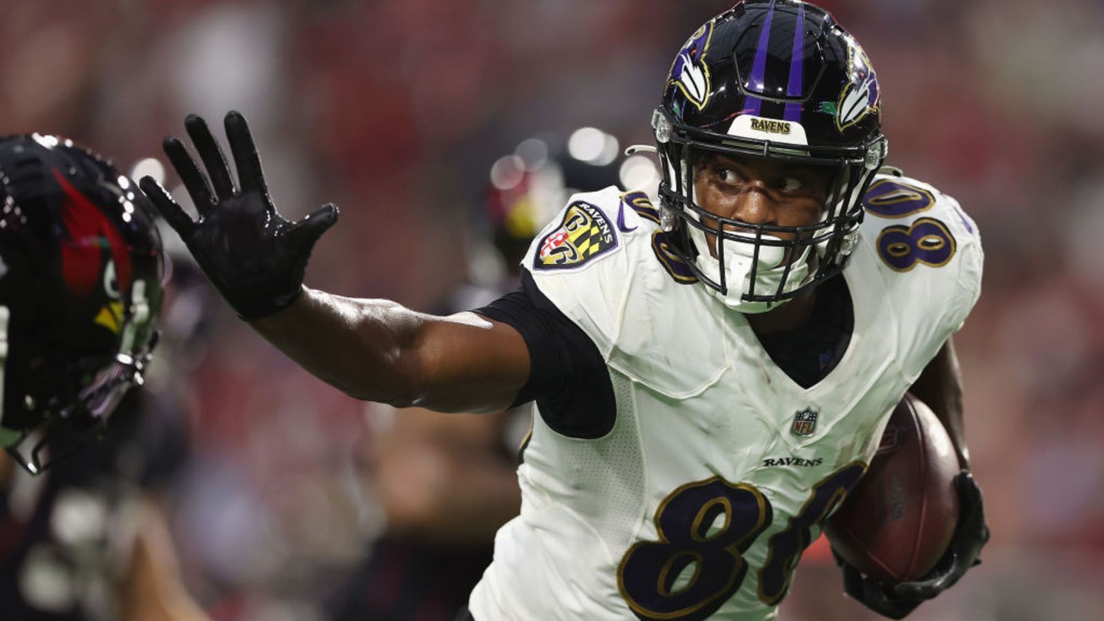 
                <strong>Gewinner: Isaiah Likely (Baltimore Ravens)</strong><br>
                Der Viertrunden-Pick der Baltimore Ravens hat beim 24:17 gegen die Arizona Cardinals bewiesen, dass er schon als Rookie in der NFL funktionieren kann. Er kam in den ersten zwei Vierteln zum Einsatz und verbuchte bei 8 Anspielen 100 Yards und erzielte einen Touchdown.
              