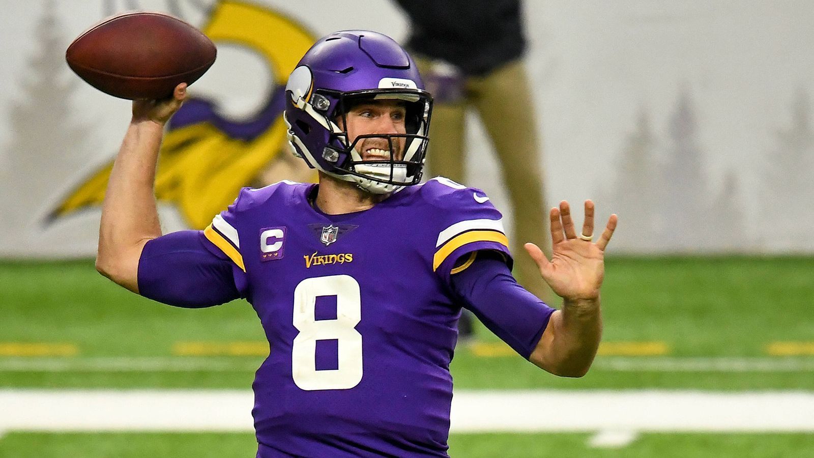 
                <strong>Platz 3: Kirk Cousins (Minnesota Vikings)</strong><br>
                Position: Quarterback -Cap Hit: 31 Millionen Dollar -Vertragsjahr: 2 von 3 -Base Salary: 21 Mio. Dollar -Signing Bonus: 10 Mio. Dollar 
              