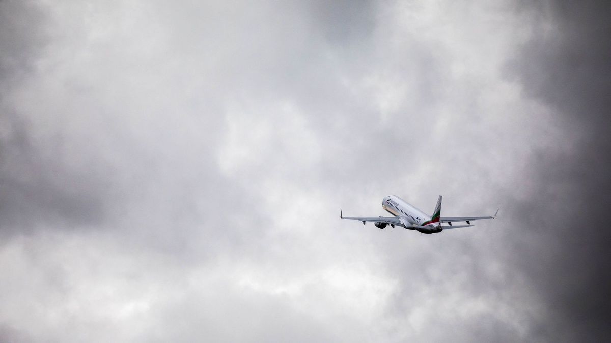 Flugzeug mit abgeschobenen Menschen