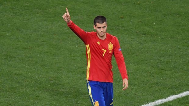 
                <strong>Alvaro Morata (Spanien)</strong><br>
                Platz 9 - Alvaro Morata (Spanien): Der aktuelle Torjäger der Spanier kommt auf neun Torschüsse. Bei drei Treffern weist er eine Quote von 33 Prozent auf und steht deshalb vor Dzsudzsak.
              