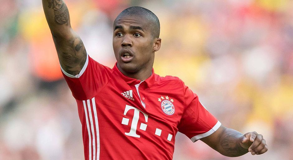 
                <strong>Douglas Costa</strong><br>
                Douglas Costa: In der ersten Halbzeit ohne Bindung zum Spiel. Hatte seine beste Möglichkeit in der 33. Minute, als er vom rechten Sechzehnereck abzog und Bürki zu einer Parade zwang. In der zweiten Hälfte dann deutlich präsenter. Sorgte mit Einzelleistungen drei-, viermal für gefährliche Situationen vor dem Dortmunder Tor. Scheiterte in der Verlängerung erneut an Bürki. Verwandelte den entscheidenden Elfmeter. ran-Note 2
              