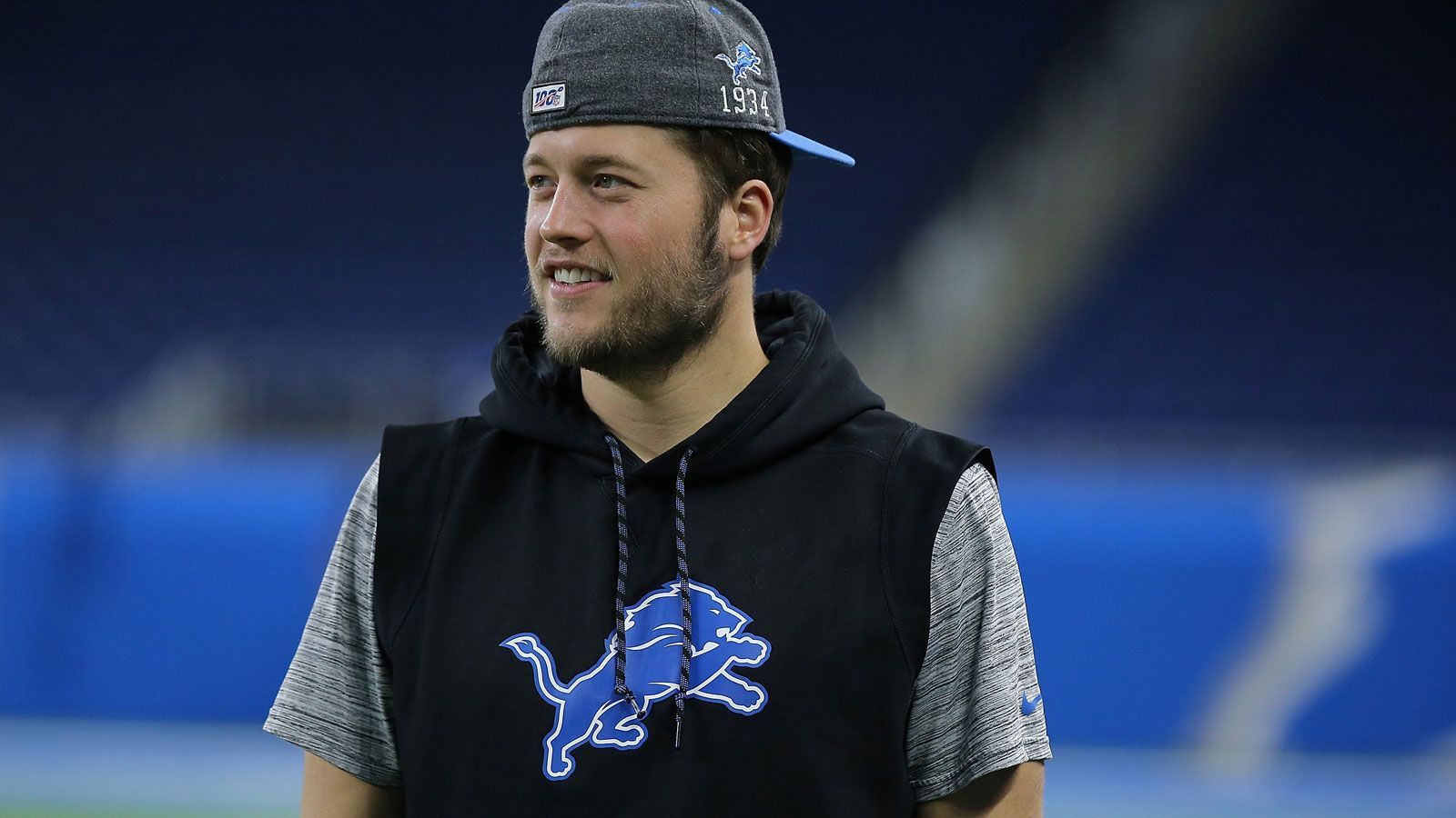 
                <strong>NFC North</strong><br>
                Die Antwortet lautet: durchaus. In der Defense wurde ordentlich nachgebessert, die Offense um Quarterback Matthew Stafford ist solide und bekommt Rookie-Running-Back D'Andre Swift dazu. Was außerdem für die Lions sprechen könnte, sind die Divisionsrivalen Chicago Bears, Minnesota Vikings und Green Bay Packers. Alle drei sind grundsätzlich stärker einzuschätzen, alle drei tragen aber auch durchaus das Potenzial in sich, zu enttäuschen. Die NFC North ist eine der größten Wundertüten der NFL, weshalb die Lions die vielleicht größte Chance aller Letztjahresverlierer haben, an die Spitze zu springen.
              