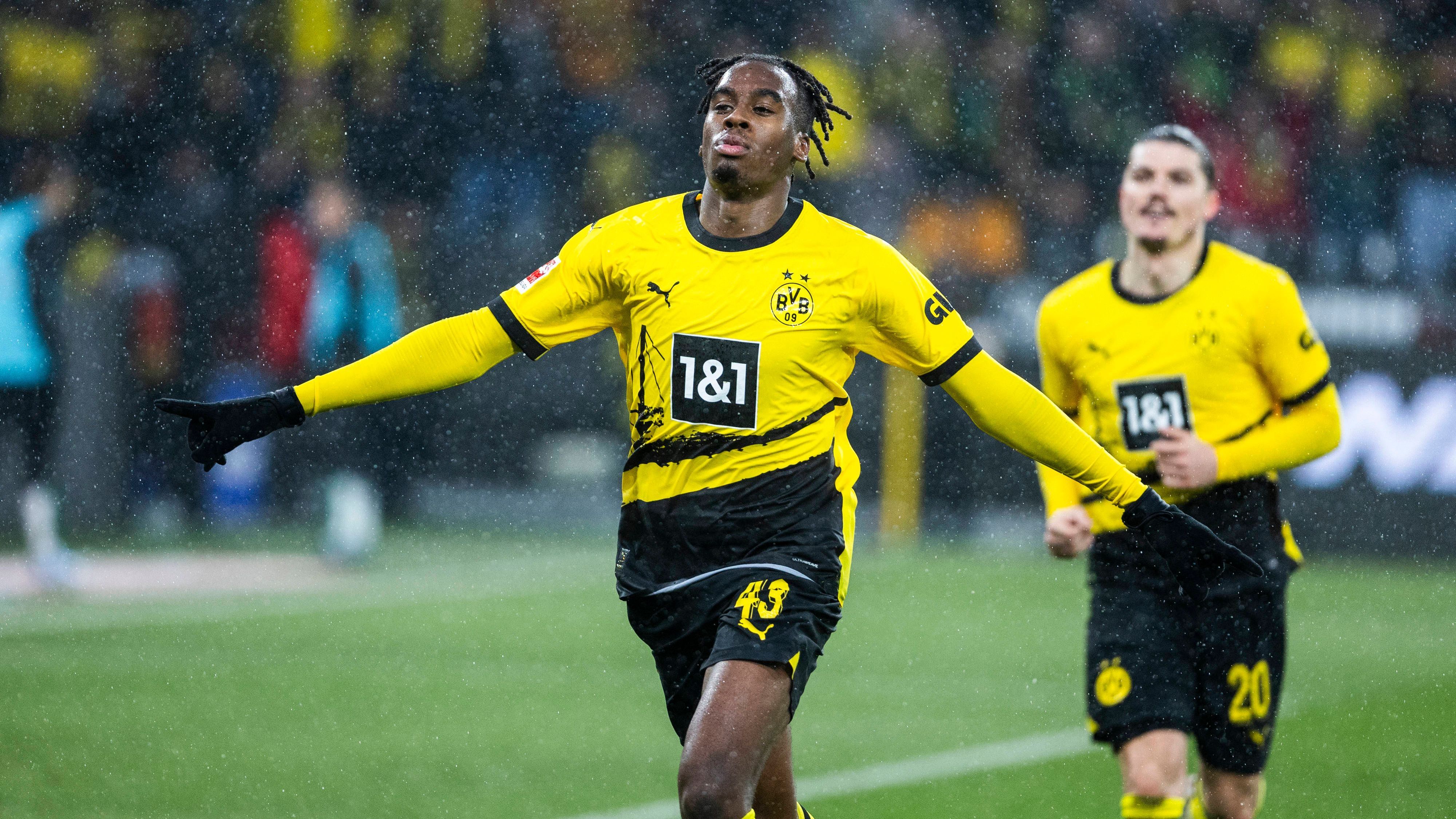 <strong>Borussia Dortmund feiert Comeback-Sieg gegen Gladbach: Die <em>ran</em>-Noten zum Spiel</strong><br>Borussia Dortmund hat den nächsten herben Rückschlag abgewendet und nach einem vor allem in der ersten Halbzeit furiosen Spiel einen wichtigen Sieg eingefahren. Der BVB gewann sein Heimspiel gegen Borussia Mönchengladbach nach 0:2-Rückstand mit 4:2 (3:2). <strong><em>ran</em></strong> hat die Dortmunder Noten zum Spiel