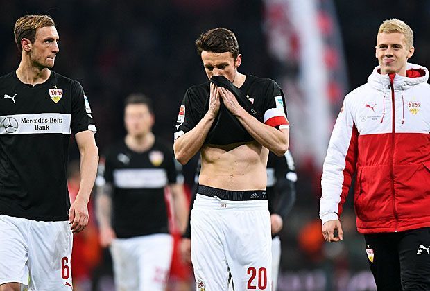 
                <strong>FLOP: VfB Stuttgart</strong><br>
                Der VfB Stuttgart spielt die schlechteste Saison seiner Bundesliga-Geschichte. Nach einer ordentlichen halben Stunde bei Bayer Leverkusen fabrizieren die Schwaben Anfängerfehler, die sofort bestraft werden. Keine Frage: So ist der VfB nicht mehr zu retten!
              