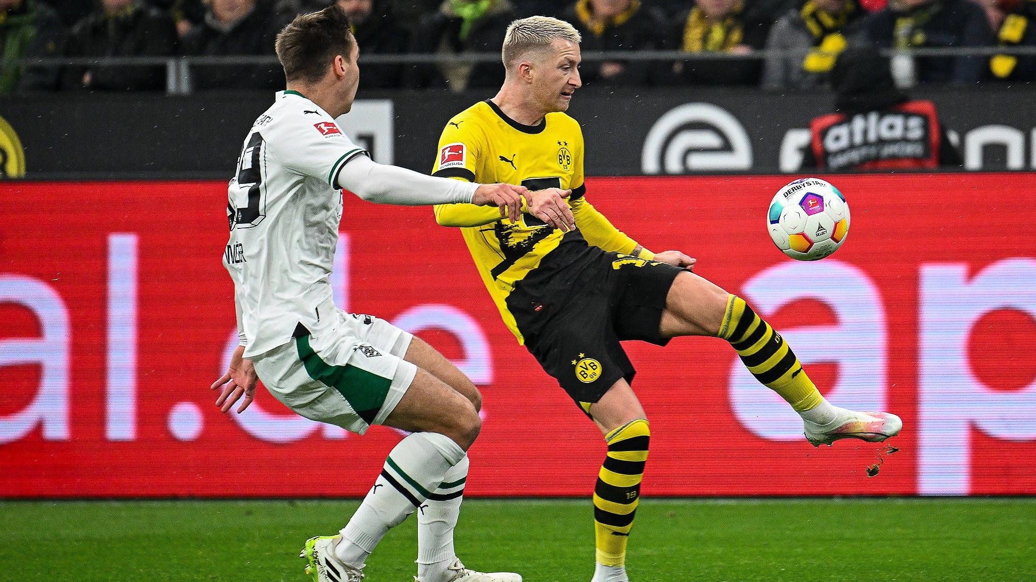 <strong>Marco Reus</strong><br>Zu Beginn bemüht und mit der einen oder anderen Aktion, aber weitestgehend glücklos. Seine Balleroberung vor dem 1:2 leitet die Wende ein, das 4:2 unmittelbar vor der Pause lässt er fahrlässig liegen. Hat Pech, als sein Freistoß nach 55 Minuten nur an die Latte knallt. Ungewohnt: Lässt gleich zweimal in aussichtsreicher Position den Ball verspringen. <strong><em>ran</em>-Note: 3</strong>