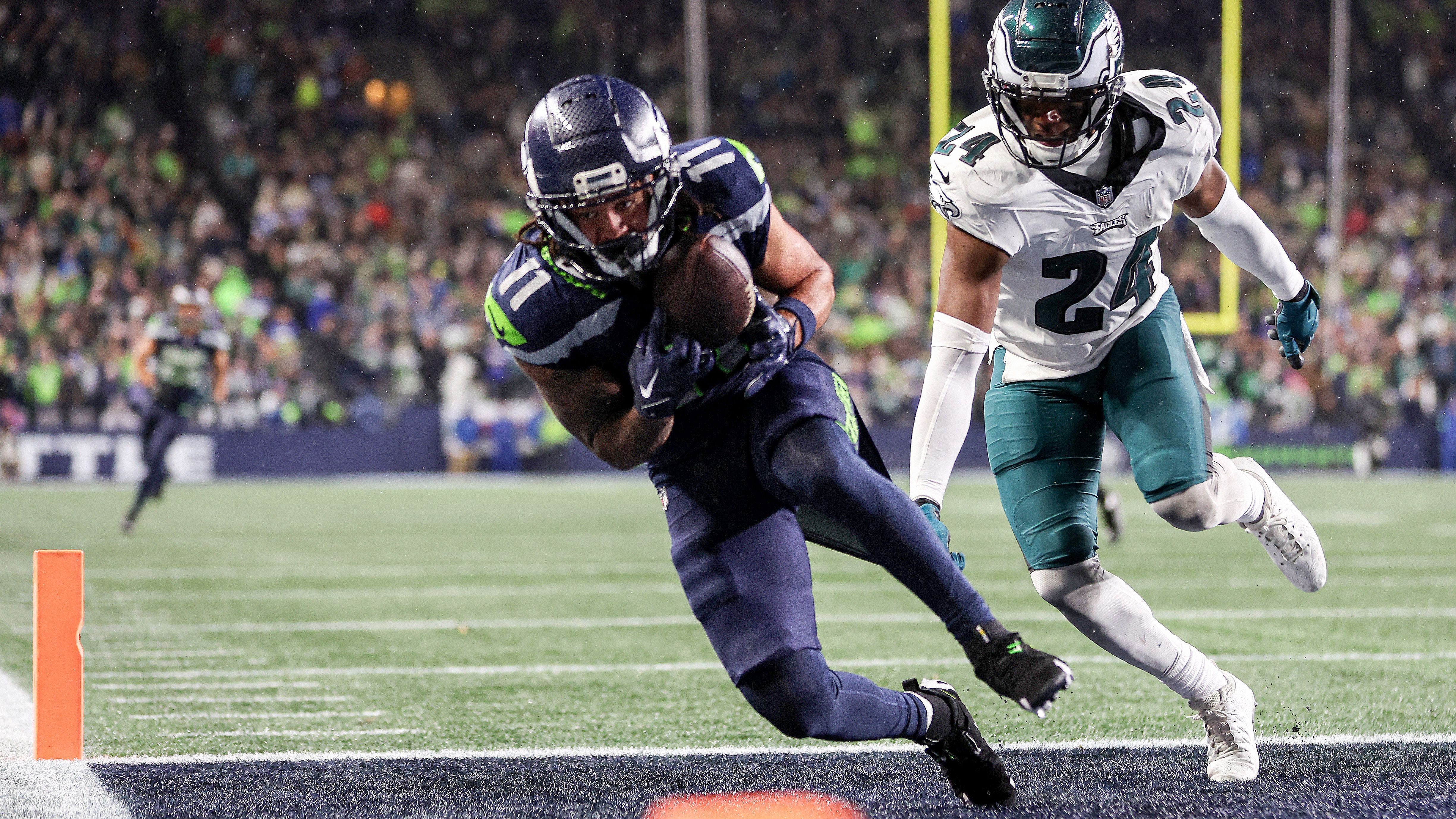 <strong>Woche 15: Seahawks schlagen Eagles</strong><br>Die 10:3-Eagles gegen die 6:7-Seahawks ohne Starting-Quarterback Geno Smith. Klare Sache? Fehlanzeige! Die Seahawks-Offensive unter Backup Drew Lock erwischte Philly auf dem falschen Fuß. Endergebnis: 20:17 für Seattle.