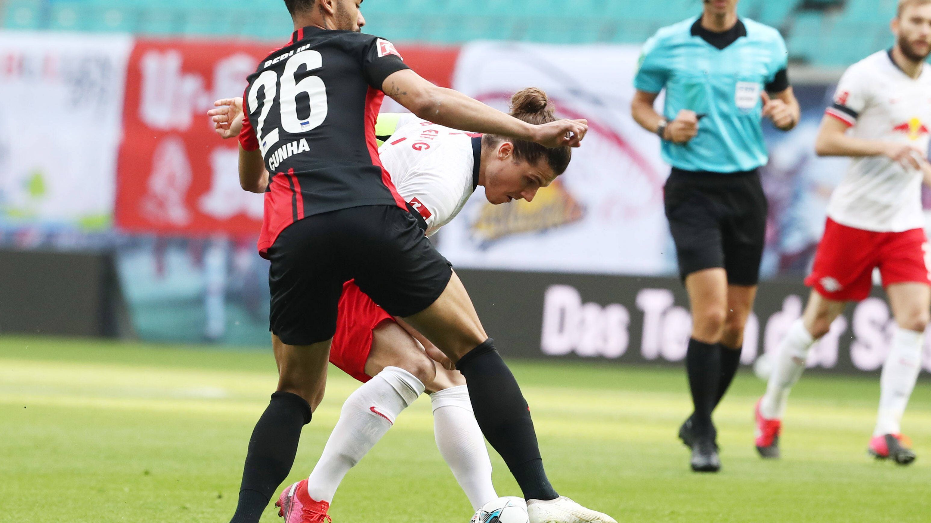 
                <strong>Marcel Sabitzer</strong><br>
                Lenkt als Spielmacher das Leipziger Offensivspiel, leistet sich aber zu viele Ballverluste. Besonders beim letzten Pass hakt es beim Österreicher. ran-Note: 4. 
              