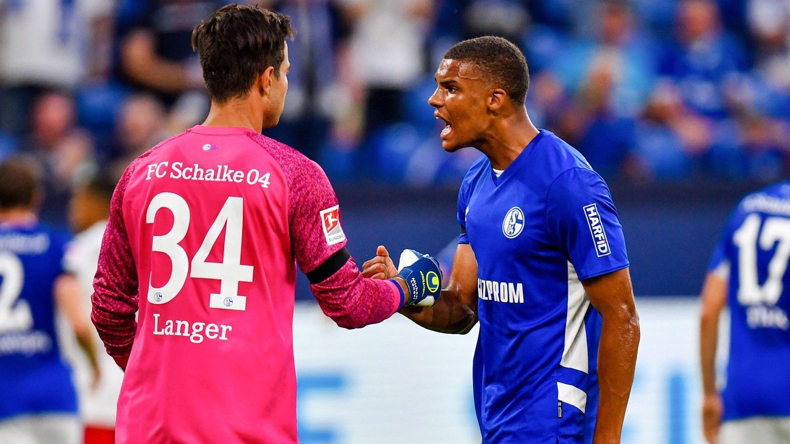 
                <strong>Malick Thiaw (FC Schalke 04)</strong><br>
                Als einer der wenigen, verbliebenen Spieler aus der Absteiger-Mannschaft des Vorjahres agiert das Talent Malick Thiaw lange solide in der Schalker Dreierkette. Kurz vor der Pause kommt es zu einem ersten Schreckmoment, als sich Thiaw bei einem Zweikampf mit Glatzel leicht verletzt. Beim späten 1:2 schafft es Thiaw dann nicht mehr, den Schuss von Heyer zu blocken. ran-Note: 4
              