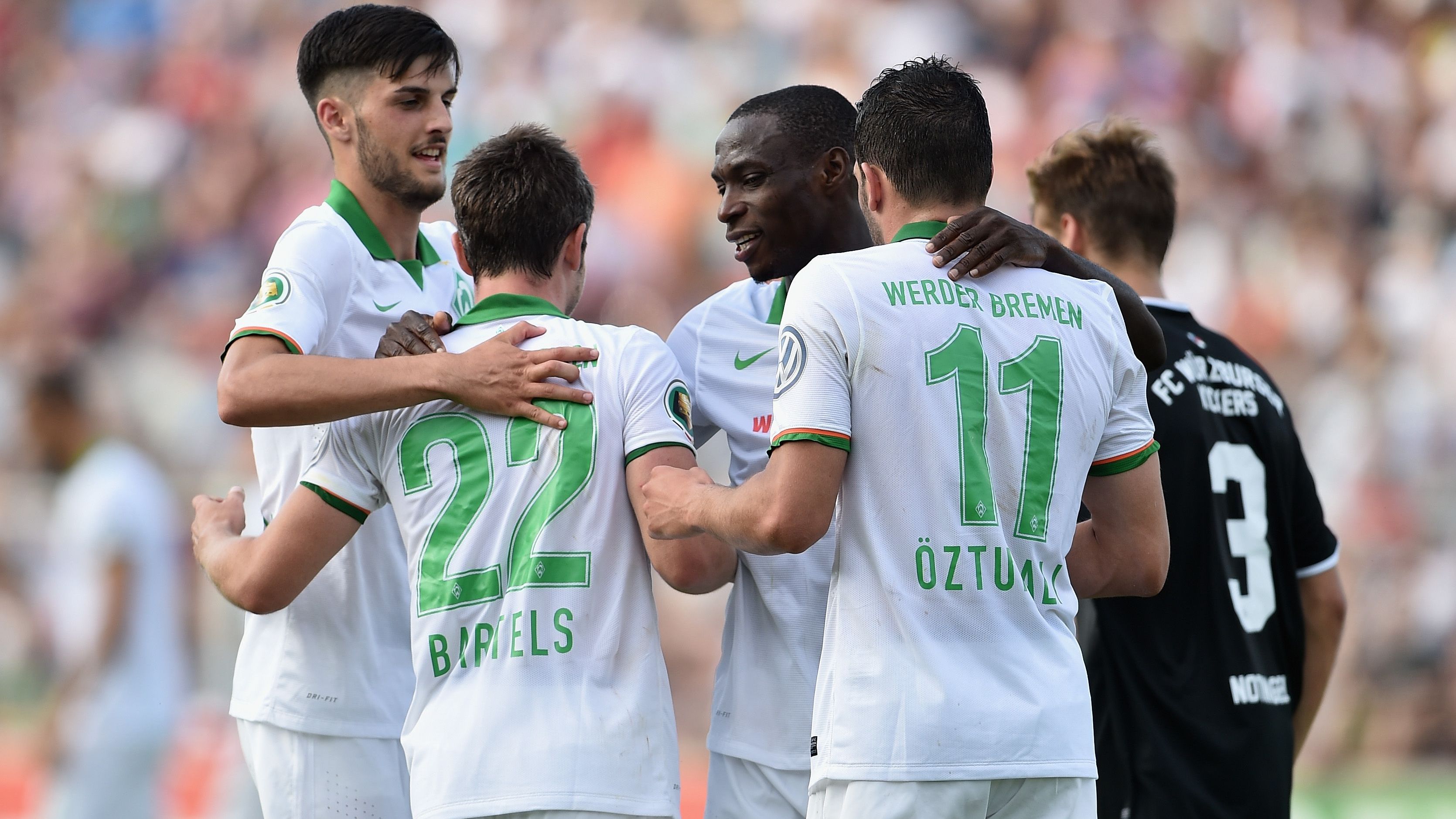 <strong>DFB-Pokalsaison 2015/16: Aus im Halbfinale</strong><br>Unter Viktor Skripnik musste Werder Bremen zum Auftakt gegen die Würzburger Kickers aus der 3. Liga in die Verlängerung, wo Anthony Ujah und Finn Bartels trafen. Anschließend bezwang Werder drei Bundesligisten und erreichte das Halbfinale, in dem die Bremer dem späteren Sieger FC Bayern München mit 0:2 unterlagen.