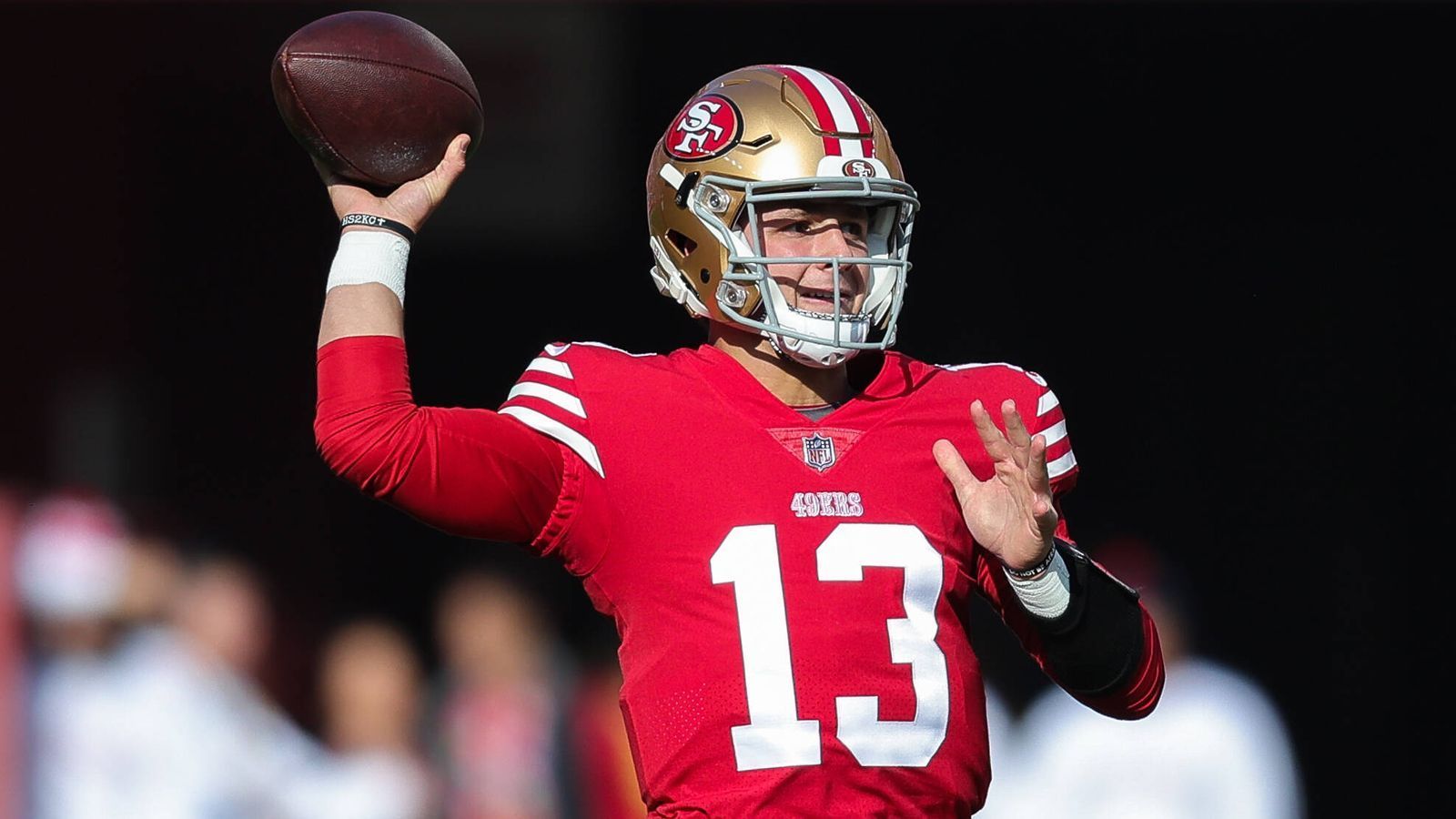
                <strong>Passer Rating</strong><br>
                &#x2022; Brock Purdy: 107,3<br>&#x2022; Joe Montana: 92,2<br>&#x2022; Steve Young: 96,8<br>&#x2022; Jimmy Garoppolo: 99,6<br>
              
