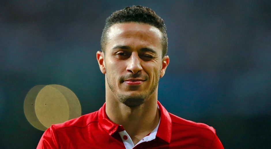 
                <strong>Zentrales Mittelfeld: Thiago Alcantara - 25 Millionen</strong><br>
                Wechselte 2013 für 25 Millionen Euro vom FC Barcelona zum FC Bayern München.
              