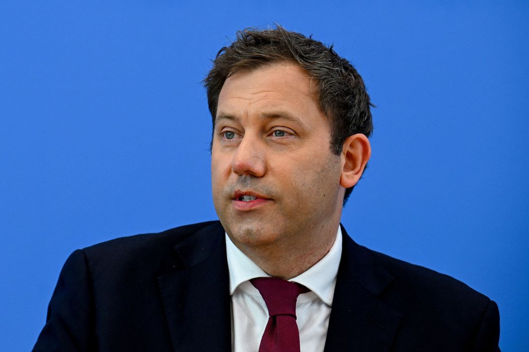 Lars Klingbeil hat als Finanzminister und SPD-Chef aktuell schwierige Aufgaben vor sich.