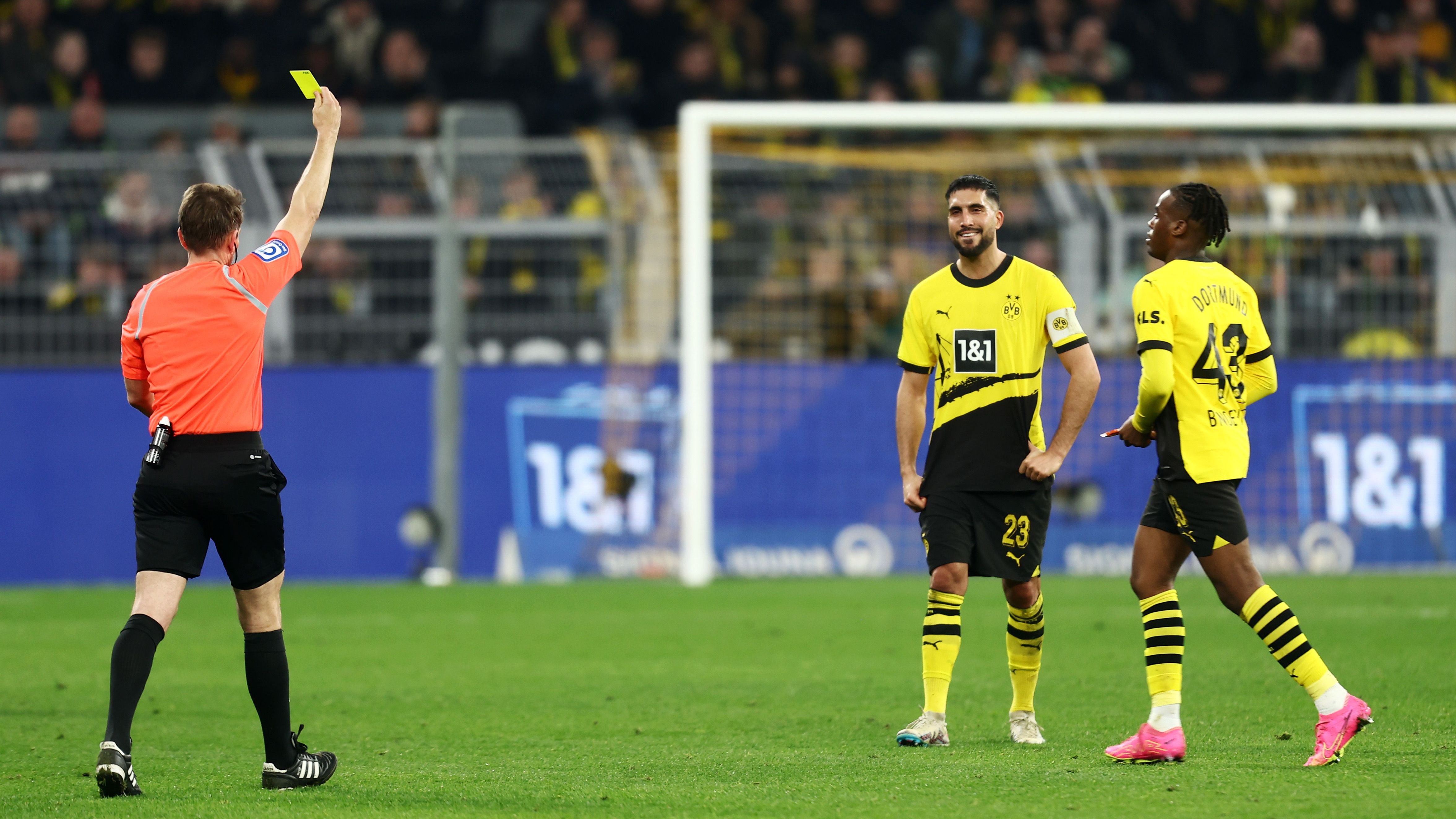 <strong>6. Platz: Borussia Dortmund</strong><br>Anzahl Gelbe Karten: 56<br>Anzahl Gelb-Rote Karten: 2<br>Anzahl Rote Karten: 2<br><strong>Punkte insgesamt: 72</strong>