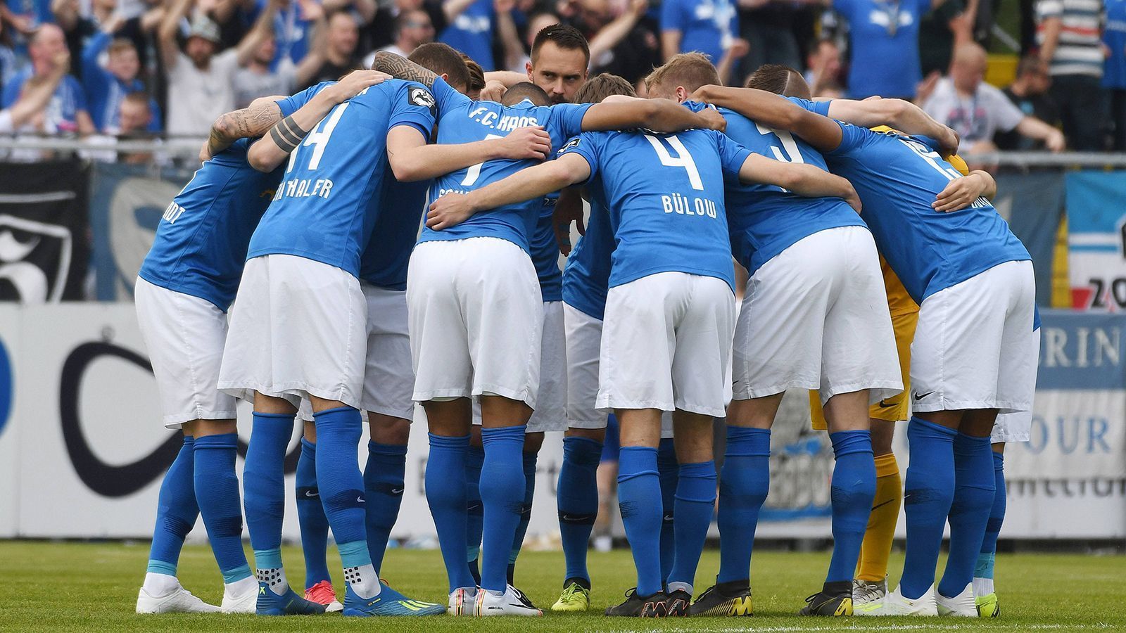 
                <strong>FC Hansa Rostock</strong><br>
                Landespokalsieger Mecklenburg-Vorpommern: 4:1-Finalsieg gegen den Torgelower FC Greif
              