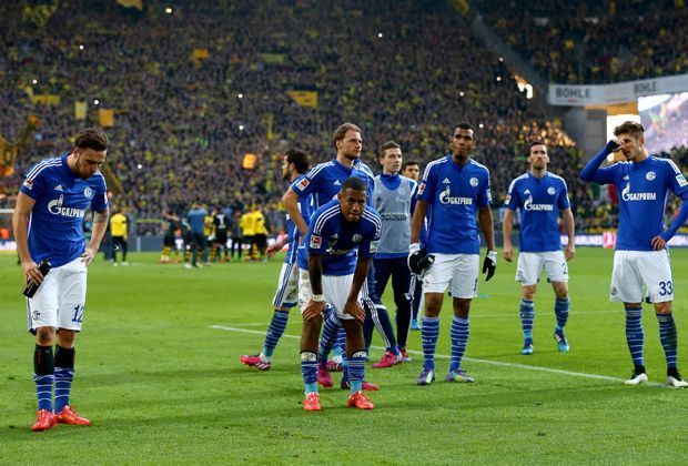 
                <strong>Ausgepfiffen und ausgebuht</strong><br>
                ... die Schalker Anhänger die Leistung ihrer Mannschaft mit Pfiffen und Buhrufen quittieren.
              