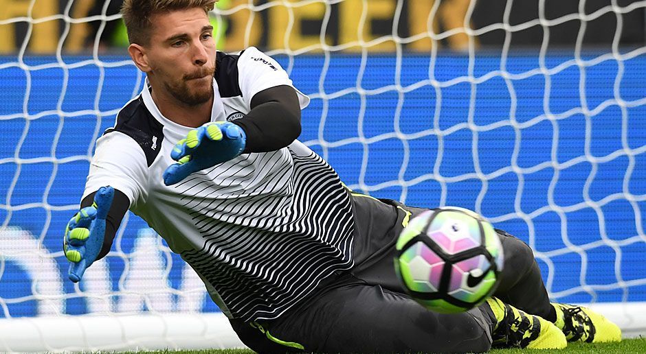 
                <strong>Ron-Robert Zieler</strong><br>
                Neuer Verein: VfB StuttgartAlter Verein: Leicester CityAblösesumme: 4 Millionen Euro
              