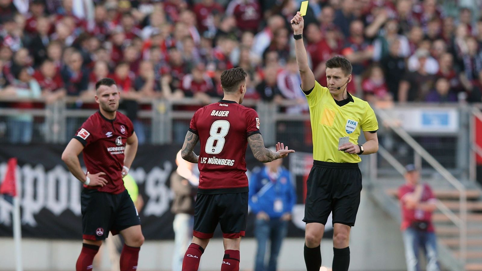 
                <strong>Platz 4 - 1. FC Nürnberg (75 Punkte)</strong><br>
                57 Gelbe Karten1 Gelb-Rote Karte3 Rote Karten
              