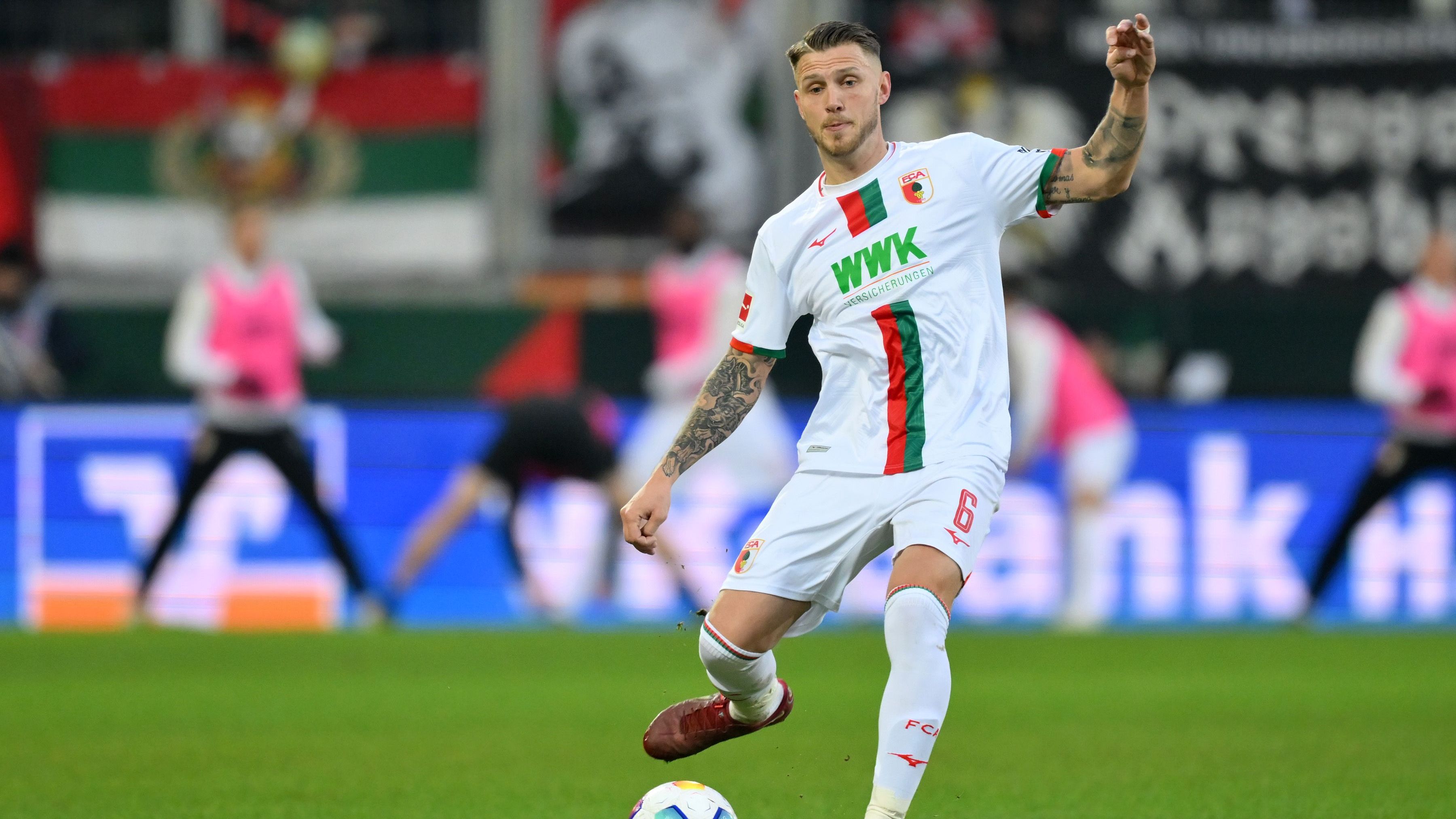 <strong>FC Augsburg</strong><br>
                Dienstältester Spieler: Jeffrey Gouweleeuw<br>Im Verein seit: Januar 2016<br>Pflichtspiele für den Klub: 217 (fünf Tore)
