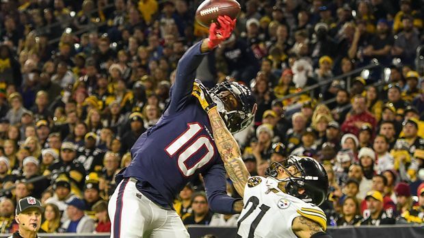 
                <strong>4. DeAndre Hopkins</strong><br>
                Position: Wide ReceiverTeam: Houston TexansYards: 1.378
              