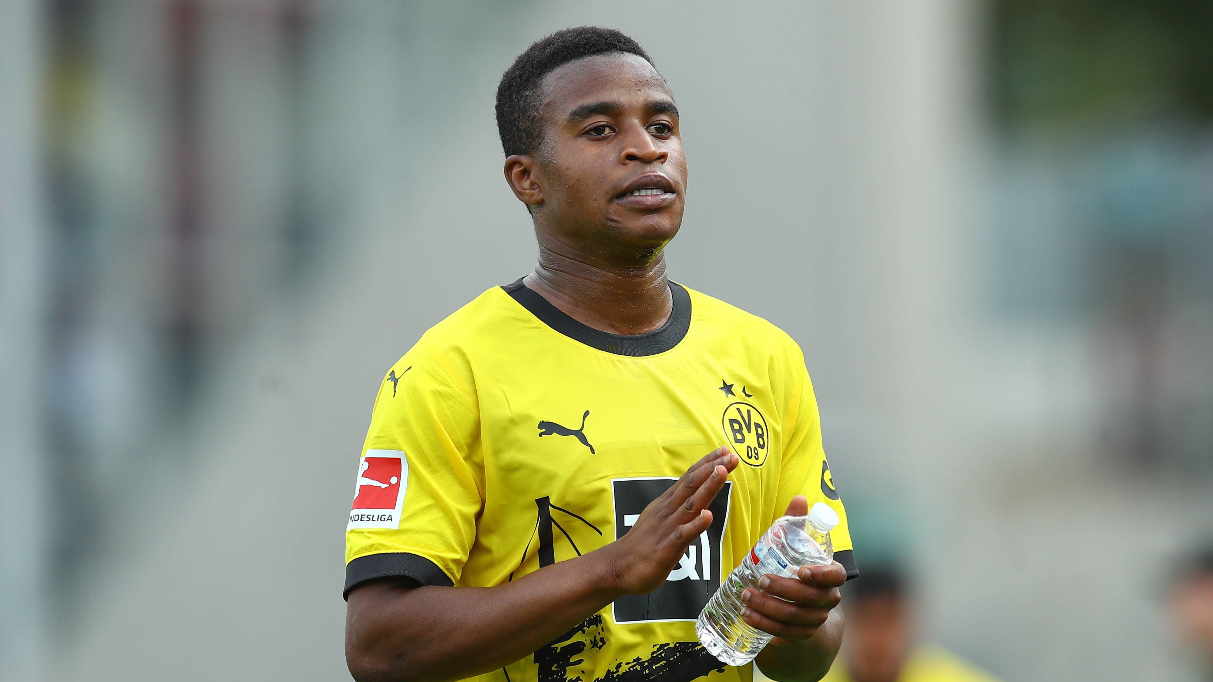 <strong>Youssoufa Moukoko (BVB)</strong><br>Nach seiner Einwechselung genauso wirkungslos wie Haller, bekommt aber auch keine Vorlagen. <strong>ran-Note: 4</strong>