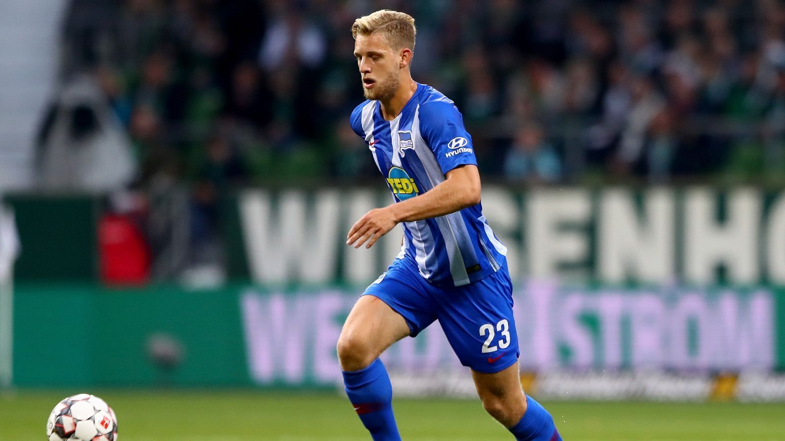 
                <strong>Arne Meier (Hertha BSC) </strong><br>
                Arne Maier zählt seit dieser Saison endgültig zu den Stammspielern der Hertha. Maier stammt aus der Berliner Jugend und ist U21-Nationalspieler. Der Marktwert des 20-Jährigen Mittelfeldspielers liegt bei 22 Millionen Euro.
              