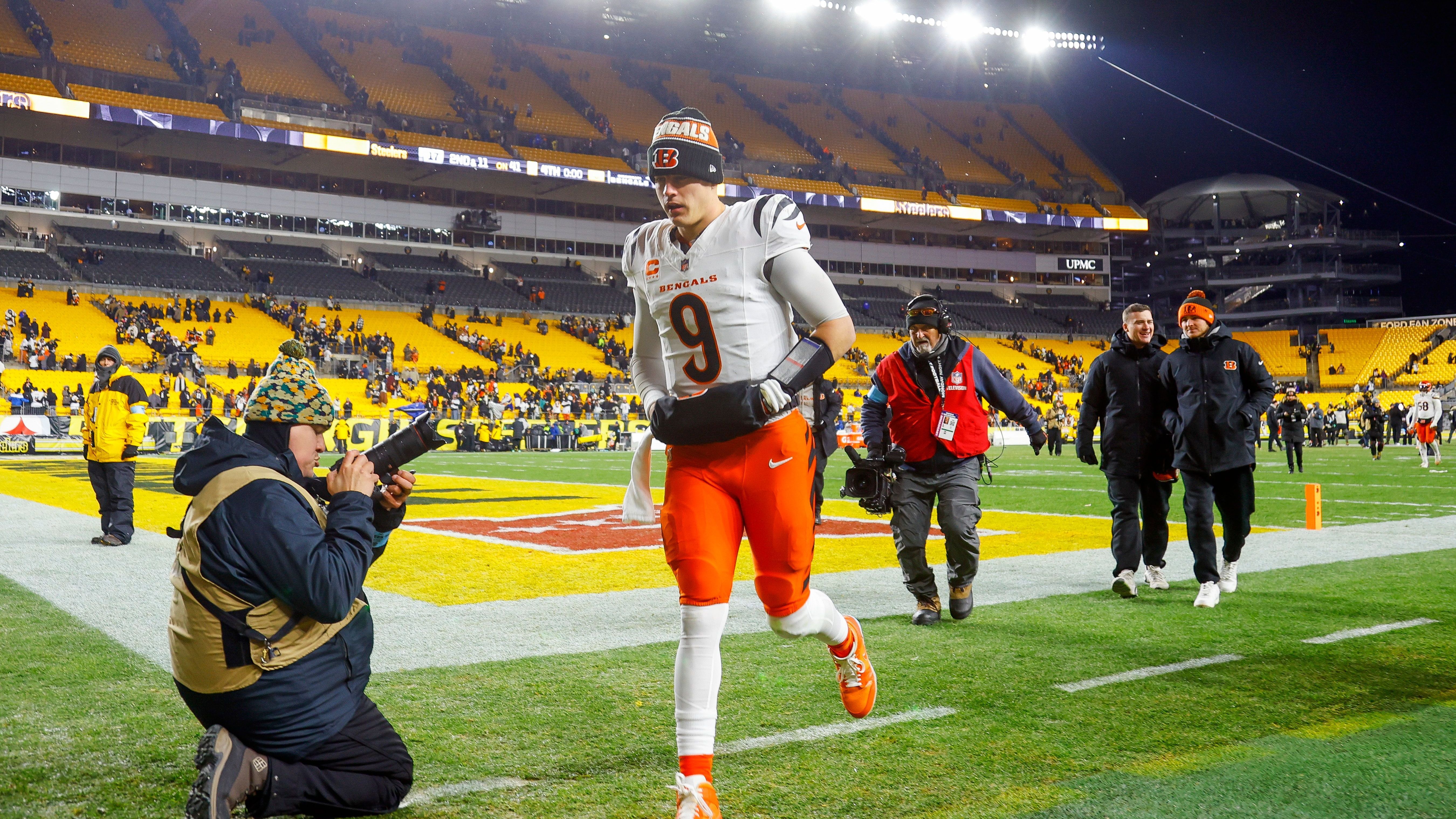 <strong>NFL Week 7 (16.-22. Oktober):</strong><br><strong>TNF:</strong>&nbsp;Pittsburgh Steelers @ Cincinnati Bengals<br><strong>International Game - England:</strong>&nbsp;Los Angeles Rams @ Jacksonville Jaguars<br><strong>SNF:</strong>&nbsp;Atlanta Falcons @ San Francisco 49ers<br><strong>2x MNF:</strong>&nbsp;Tampa Bay Buccaneers @ Detroit Lions<br>Houston Texans @ Seattle Seahawks