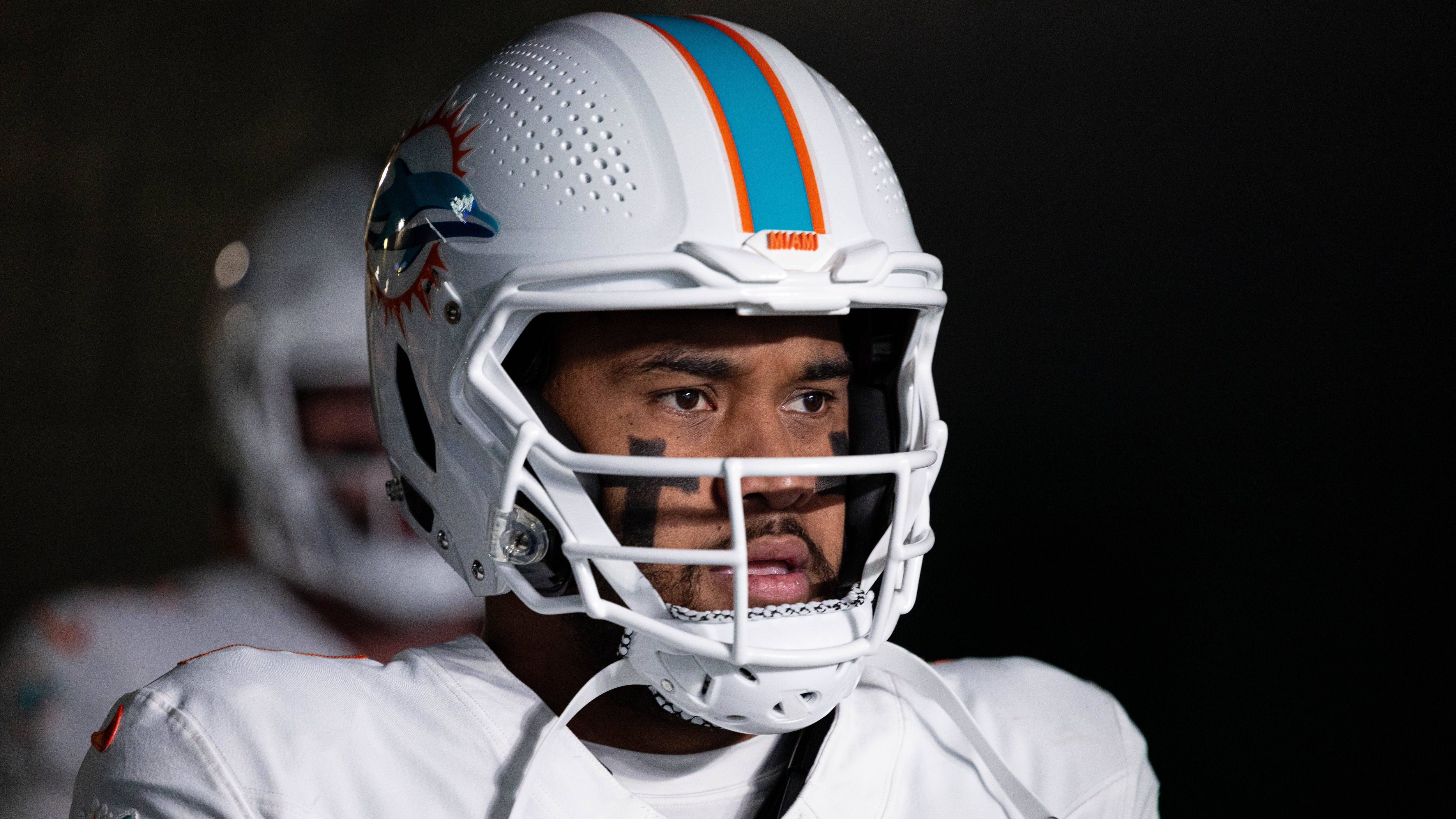 <strong>Verlierer: Tua Tagovailoa (Miami Dolphins)<br></strong>Die Niederlagen dagegen gab es gegen die Buffalo Bills und, wie in Woche sieben, gegen die Philadelphia Eagles (31:17). Gegen diese beiden Gegner sah Tua Tagovailoa mit insgesamt nur zwei Touchdown-Pässen schlecht aus, wie die gesamten Dolphins. Und auch gegen schwache LA Chargers und Patriots wurde es knapp. Sind die "Fins" also Contender oder nur Pretender?