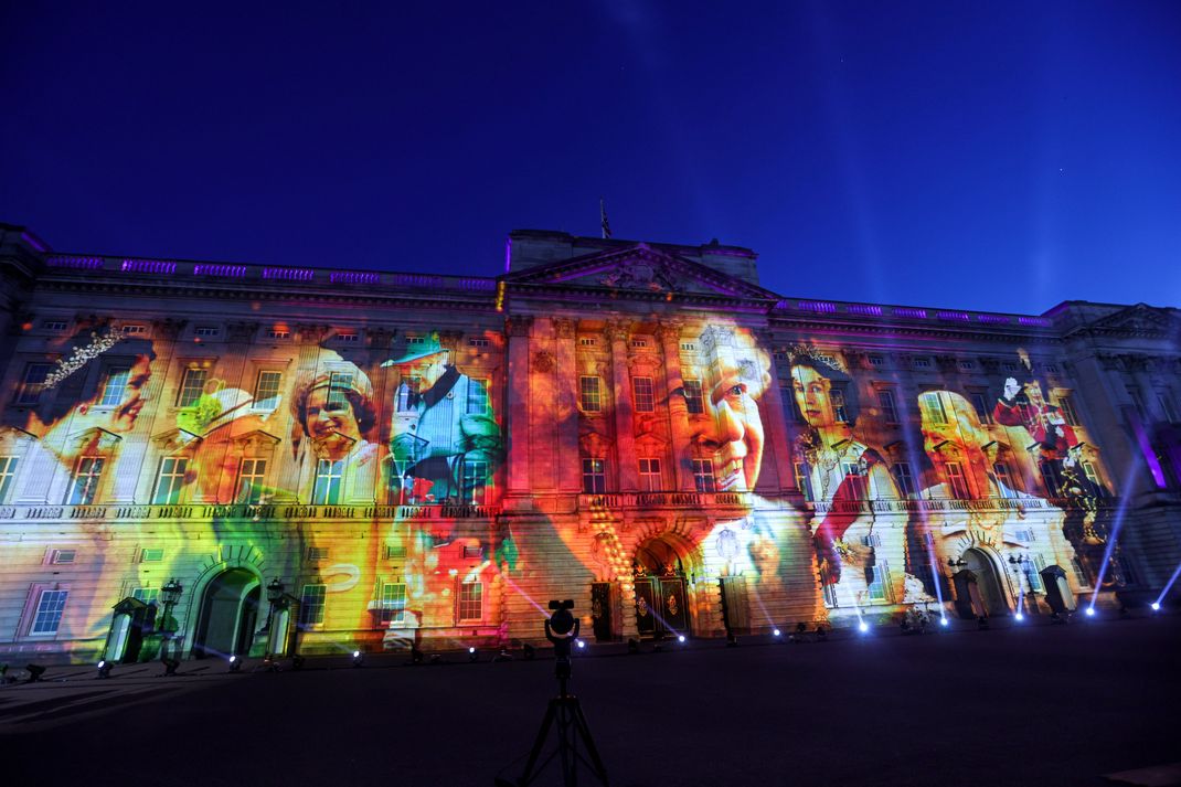 Beim 70. Thronjubiläum der Queen gab es eine fantastische Lichtershow. Auch König Charles plant etwas Ähnliches zu seiner Krönung.