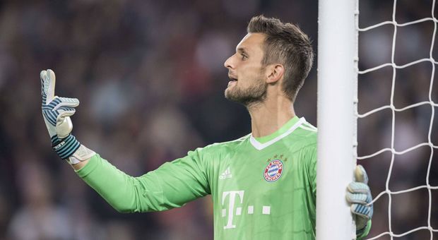 
                <strong>Sven Ulreich (FC Bayern München)</strong><br>
                Wenn er gebraucht wird, ist der Ex-Stuttgarter zur Stelle. Bügelt in der ersten halben Stunde zweimal die Fehler seiner Vorderleute aus. Kurz nach der Führung bewahrt er den FCB mit einer Glanzparade vor dem Ausgleich. In der Folge ist er nahezu beschäftigungslos. ran-Note: 3
              