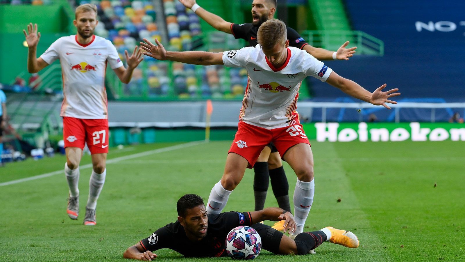 
                <strong>Dani Olmo</strong><br>
                Teil des Offensiv-Trios, das den Werner-Weggang kompensieren soll. Tut sich in der ersten Halbzeit sehr schwer. Verliert nahezu jeden Zweikampf und findet kaum ins Spiel. Nach der Pause dann aber mit dem Führungstreffer. Köpft eine Sabitzer-Flanke sehenswert an vier Abwehrspielern vorbei ins lange Eck ein. In der 83. Minute für Schick ausgewechselt. ran-Note: 3
              